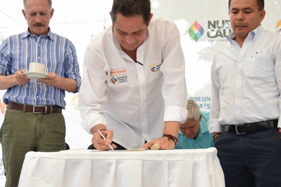 «Con vías, vivienda y agua construimos paz»: Vargas Lleras
