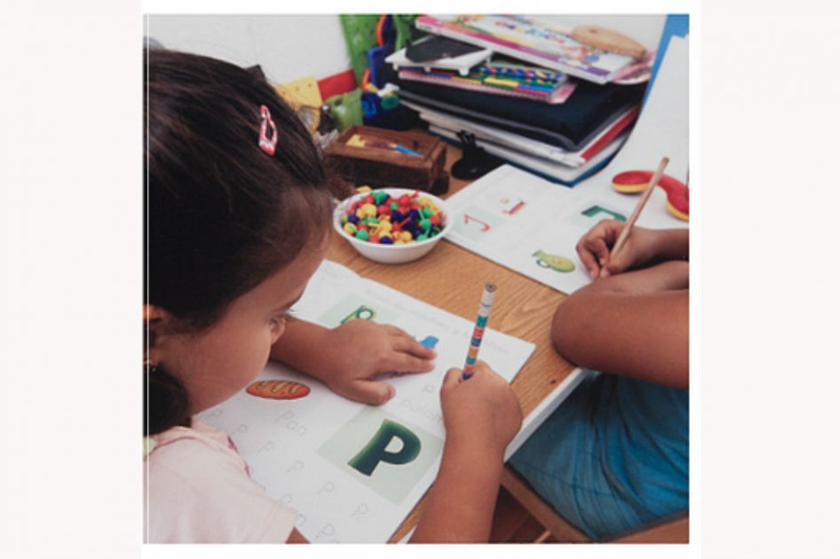 Tareas escolares para hacer en casa están relacionadas con «estrés familiar»