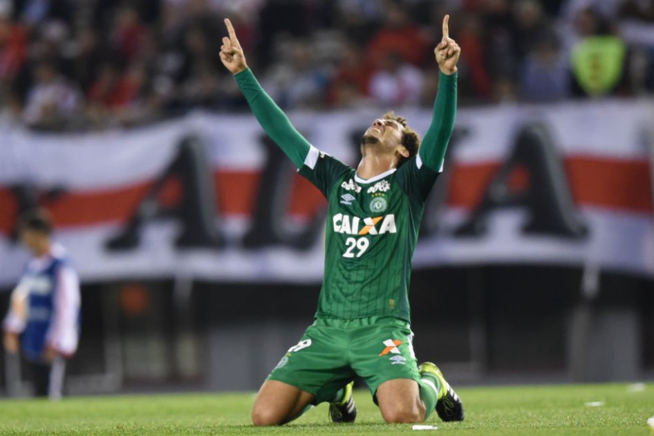 Neto celebra su gol ante River Plate de Argentina. Foto: AFP