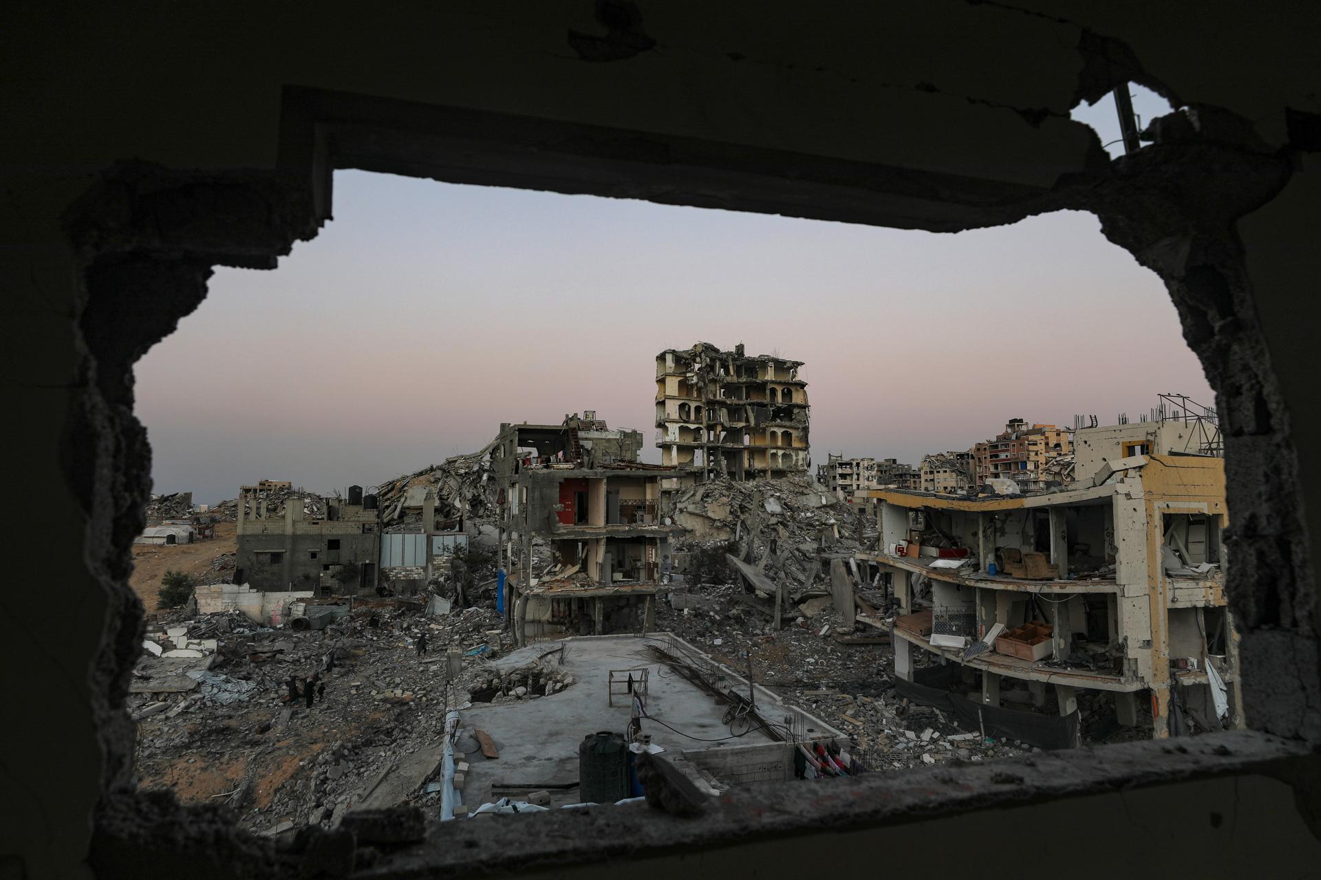 Israel perpetró una ola de bombardeos contra Gaza en medio del frágil plan de paz de Trump