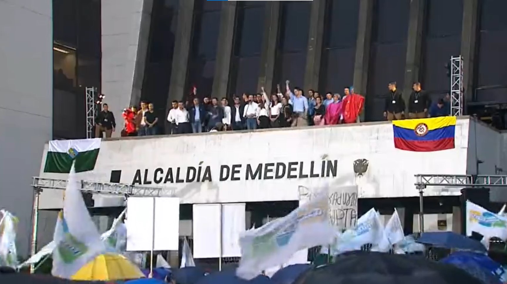 Movilizaciones en La Alpujarra, en Medellín, por suspensión a Quintero