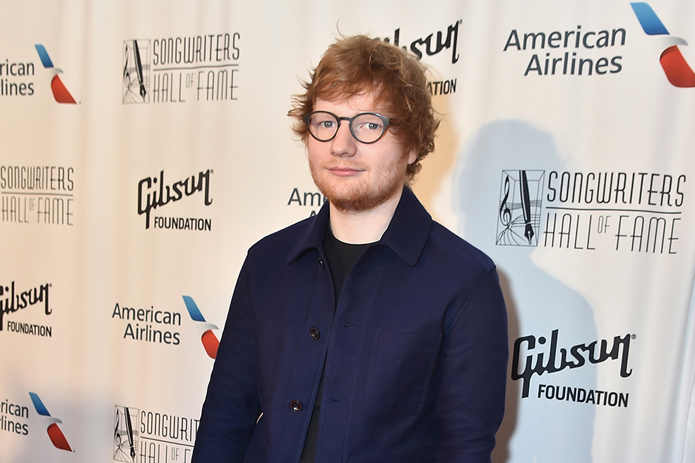 Ed Sheeran se accidentó en su bicicleta y se fracturó el brazo