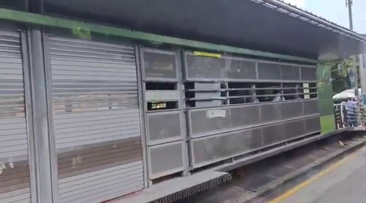 Esto se sabe del hombre asesinado a disparos en estación del MÍO en Cali
