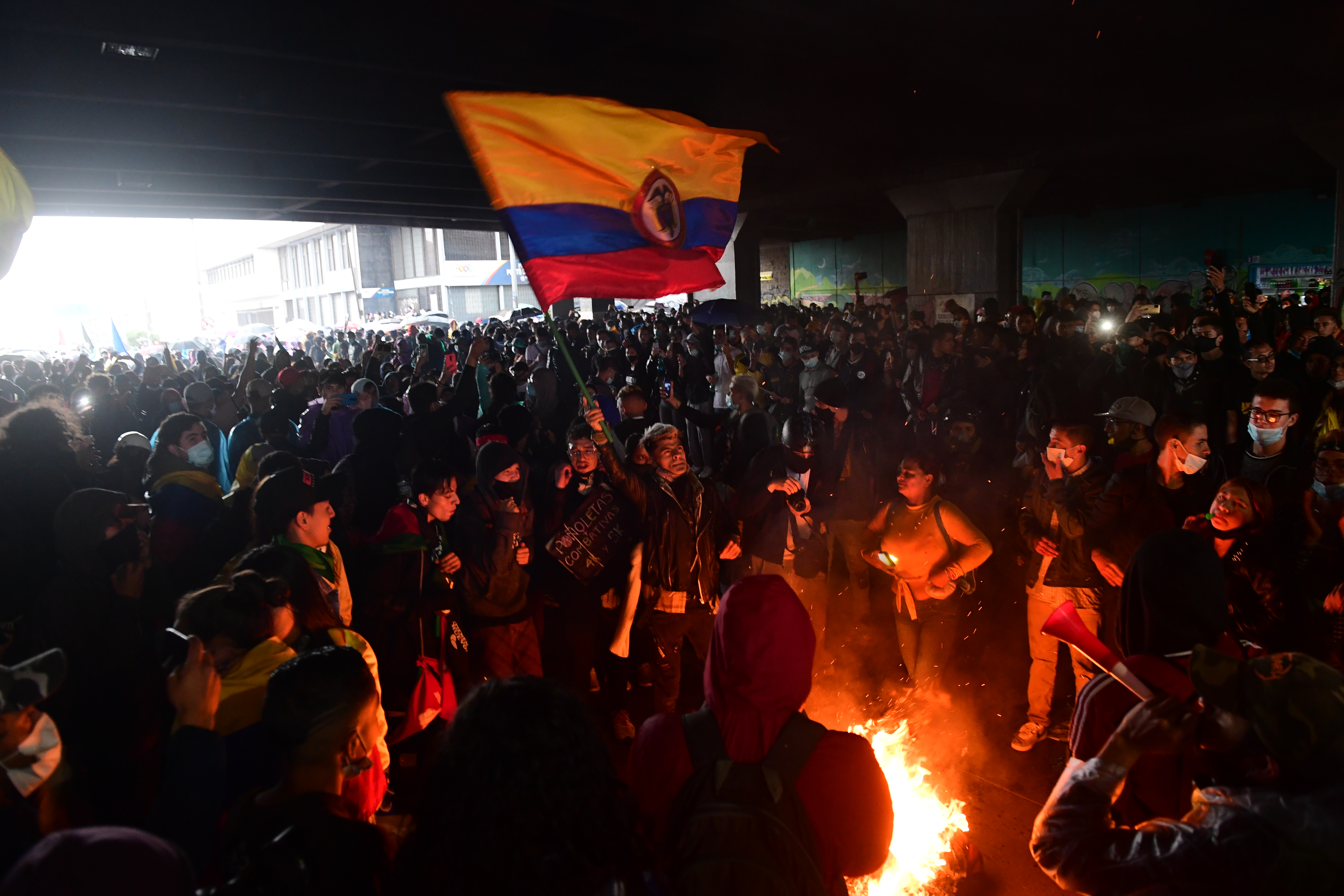 Uribe, la revolución molecular disipada y la protesta como objetivo militar