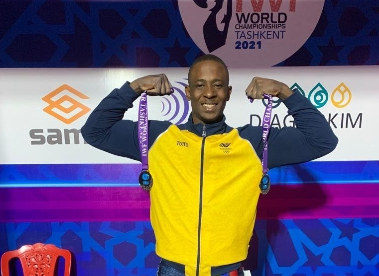 Lesman Paredes ganó oro en Mundial de Levantamiento de Pesas
