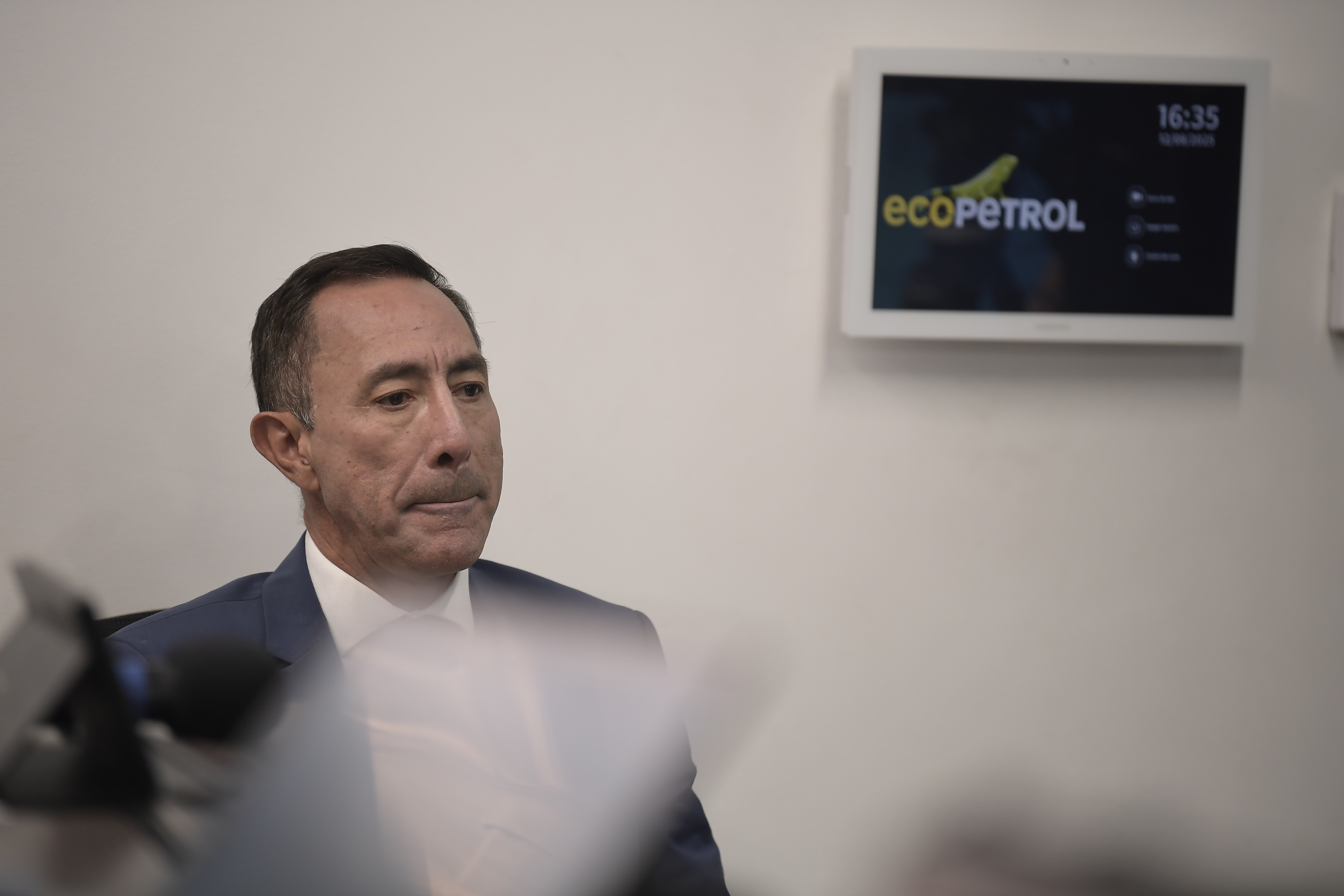 Junta de Ecopetrol mantiene a Ricardo Roa en cargo mientras evalúa riesgos legales