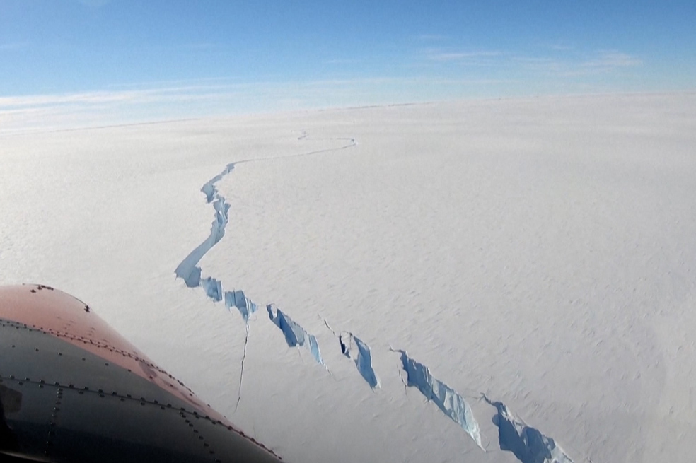 Un iceberg colosal se separó del casquete polar antártico
