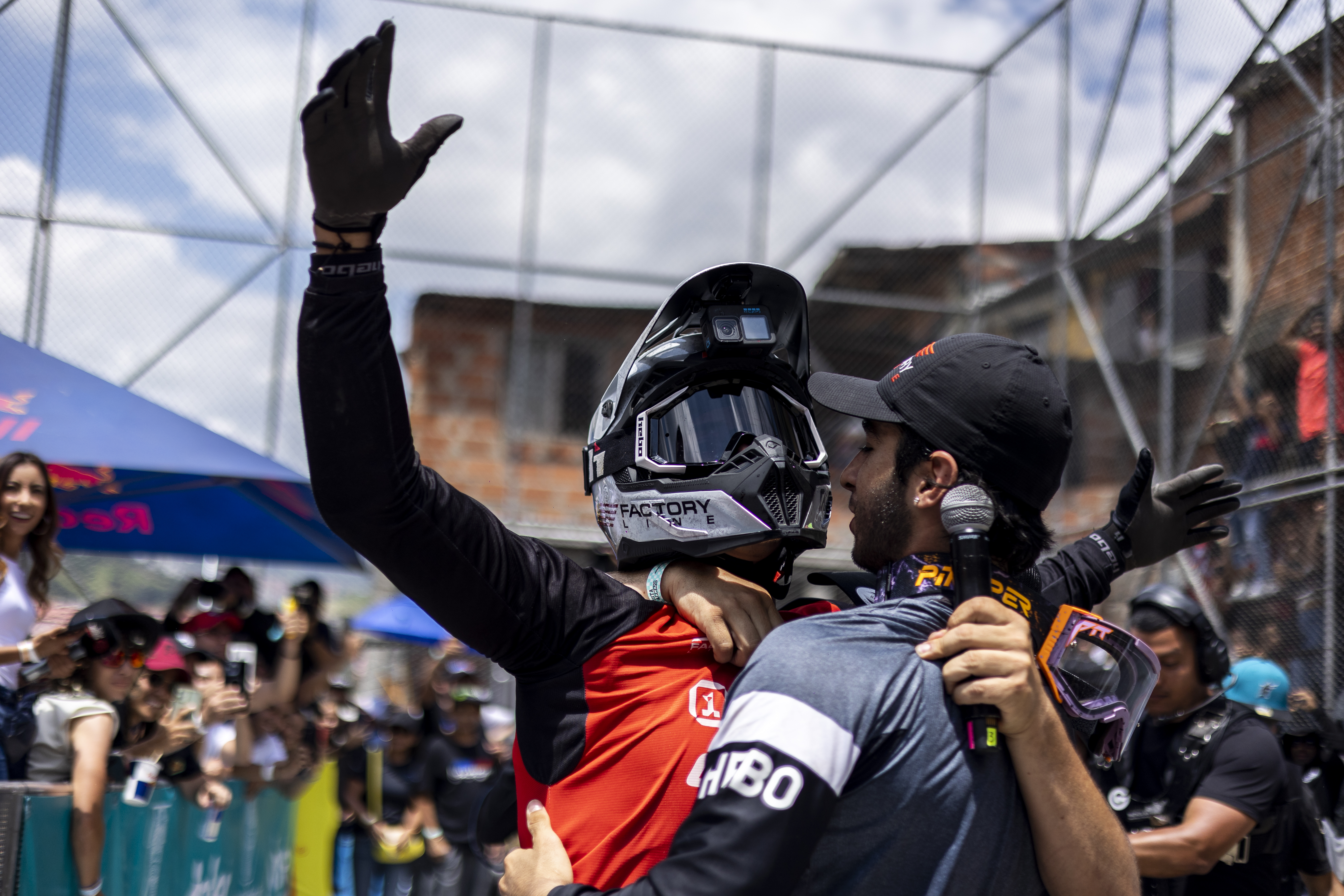 Downhill cerro abajo