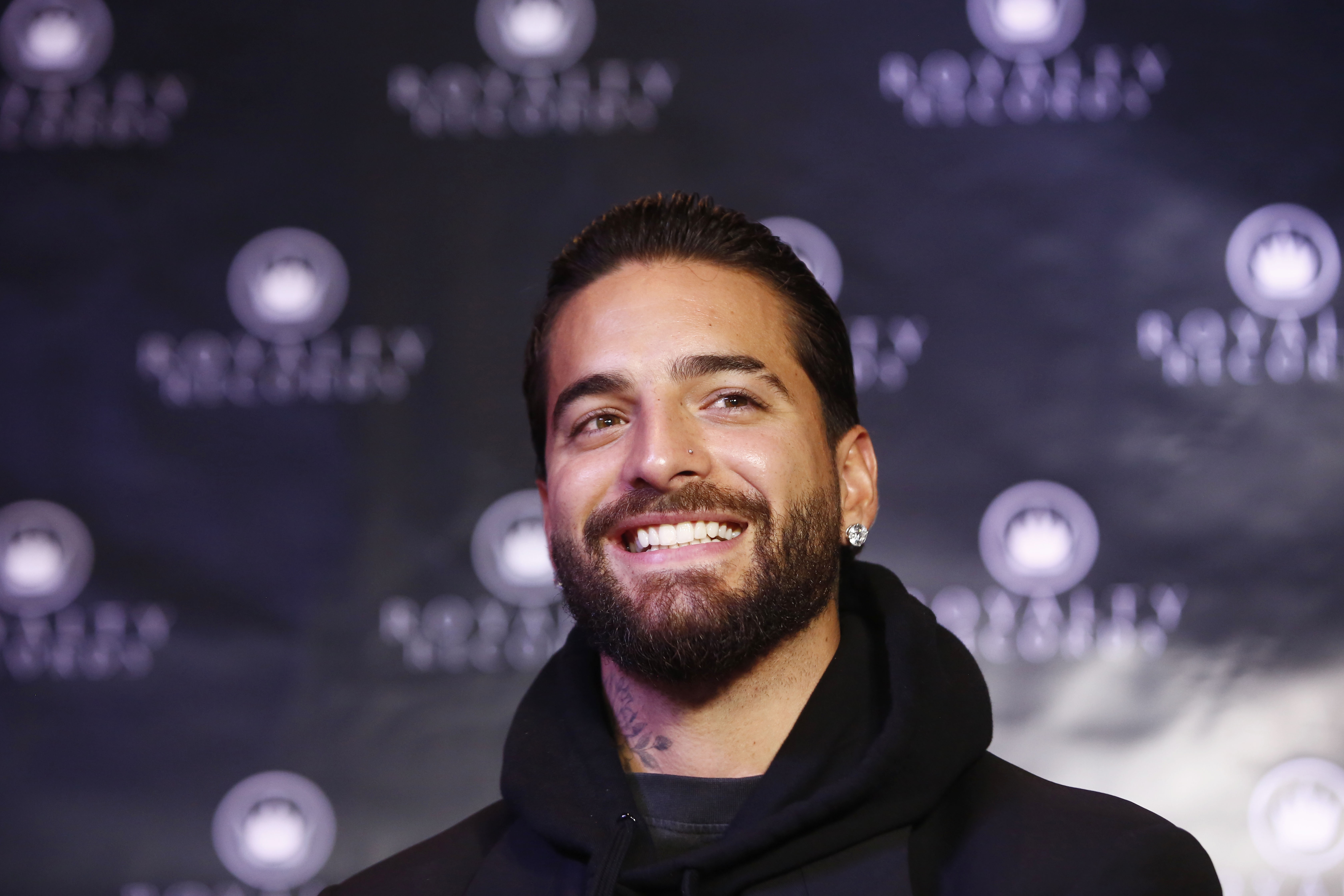 Graban a Maluma mientras está en el inodoro ¿Qué respondió el artista?