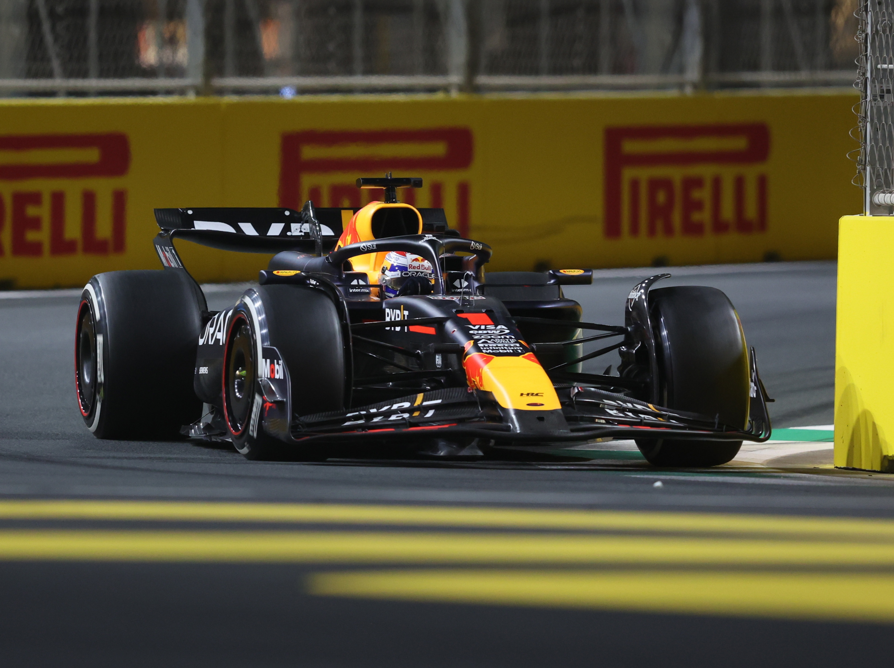 Jeddah (Saudi Arabia), 09/03/2024.- Red Bull Racing driver Max Verstappen of Netherlands steers his car during the Formula 1 Saudi Arabia Grand Prix at the Jeddah Corniche Circuit in Jeddah, Saudi Arabia, 09 March 2024. (Fórmula Uno, Países Bajos; Holanda, Arabia Saudita) EFE/EPA/ALI HAIDER