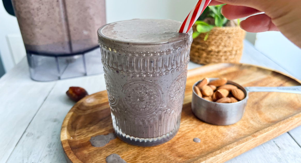 Receta saludable: smoothie de banano y arándanos
