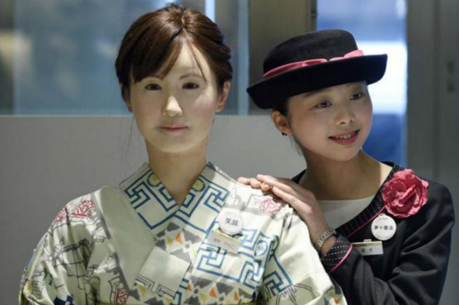 Un androide es la nueva recepcionista de cadena de almacenes en Tokio