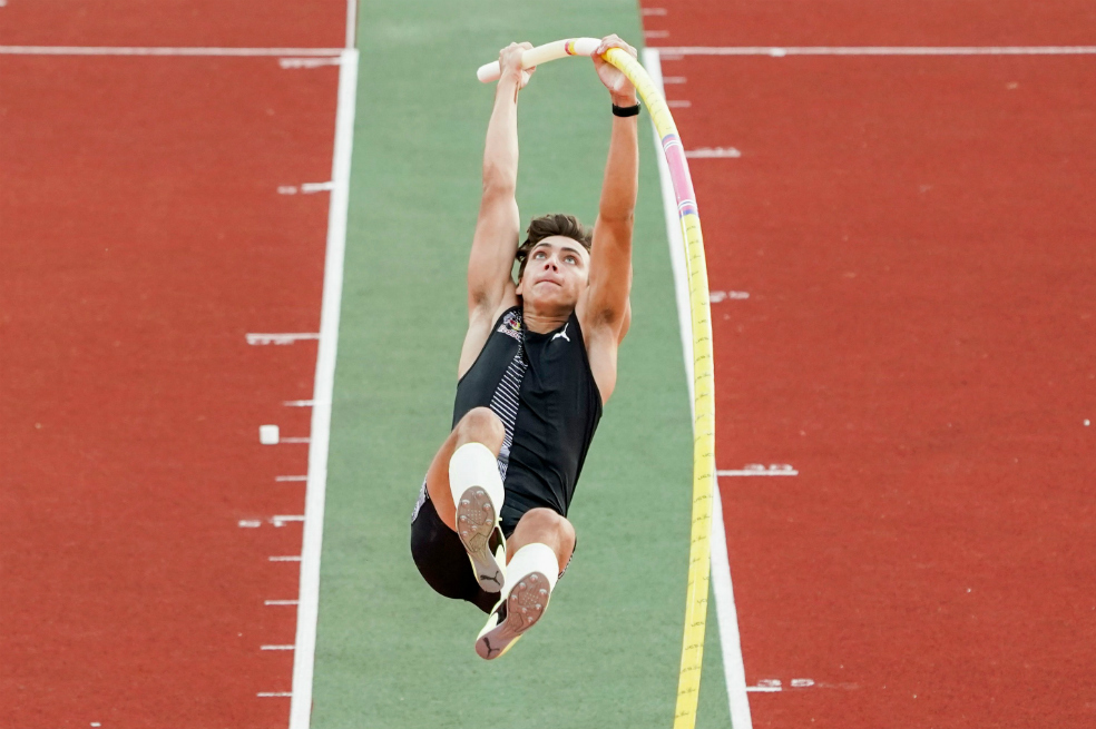 El sueco Armand Duplantis, recordista mundial de salto con garrocha, fue la gran atracción en la reunión de Oslo.