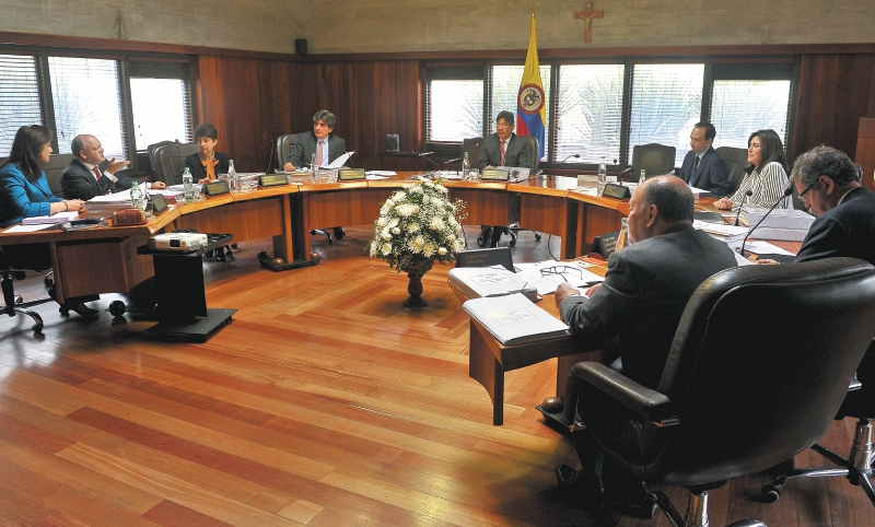 Caso Uribe: magistradas dicen que no recibieron llamadas de expresidentes