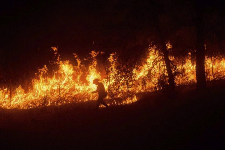 Con 4.5 millones de hectáreas quemadas, EE.UU. registra los peores incendios del siglo