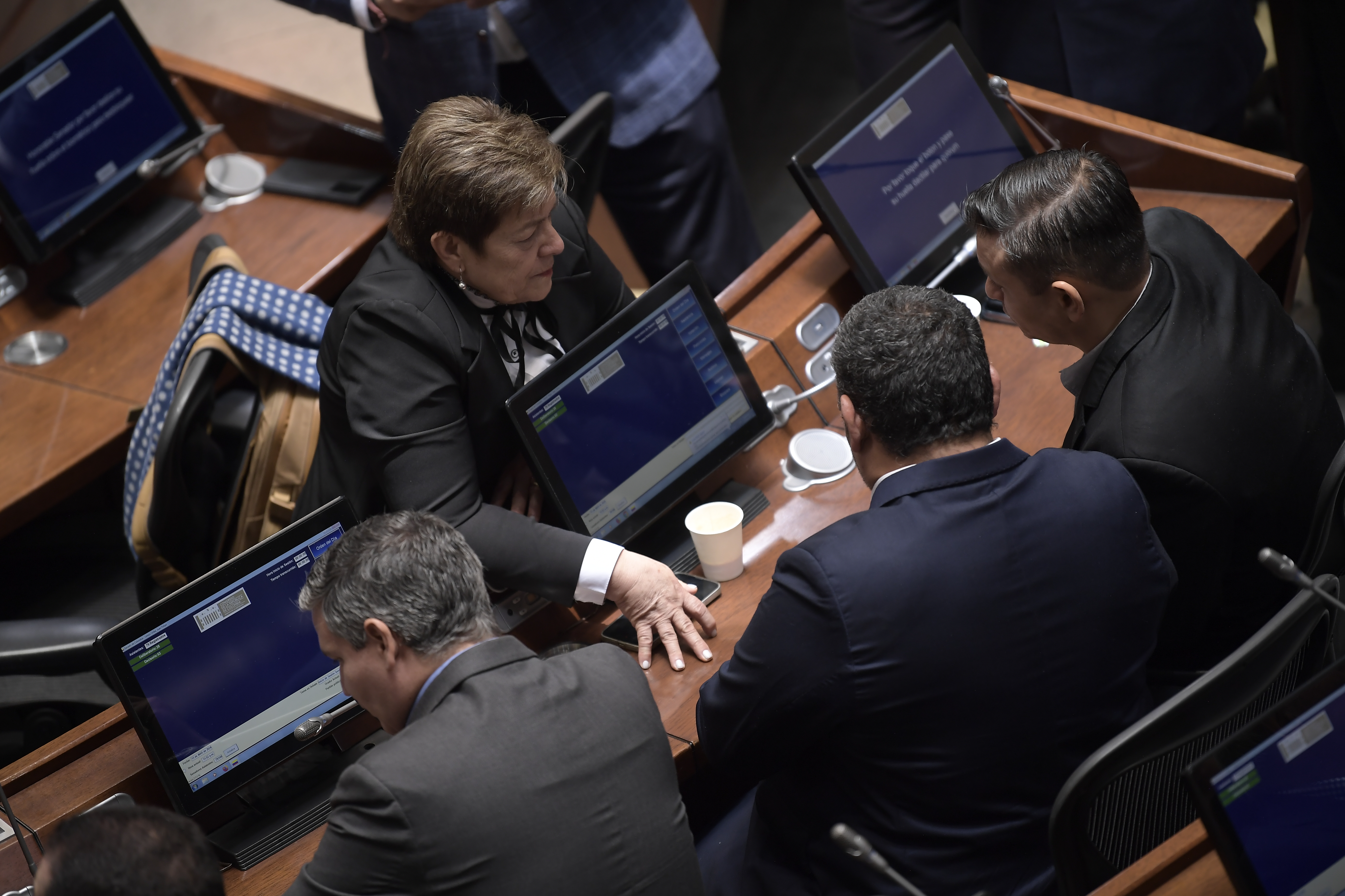 “Hagamos los debates”: mintrabajo después de que se levantó sesión de la pensional