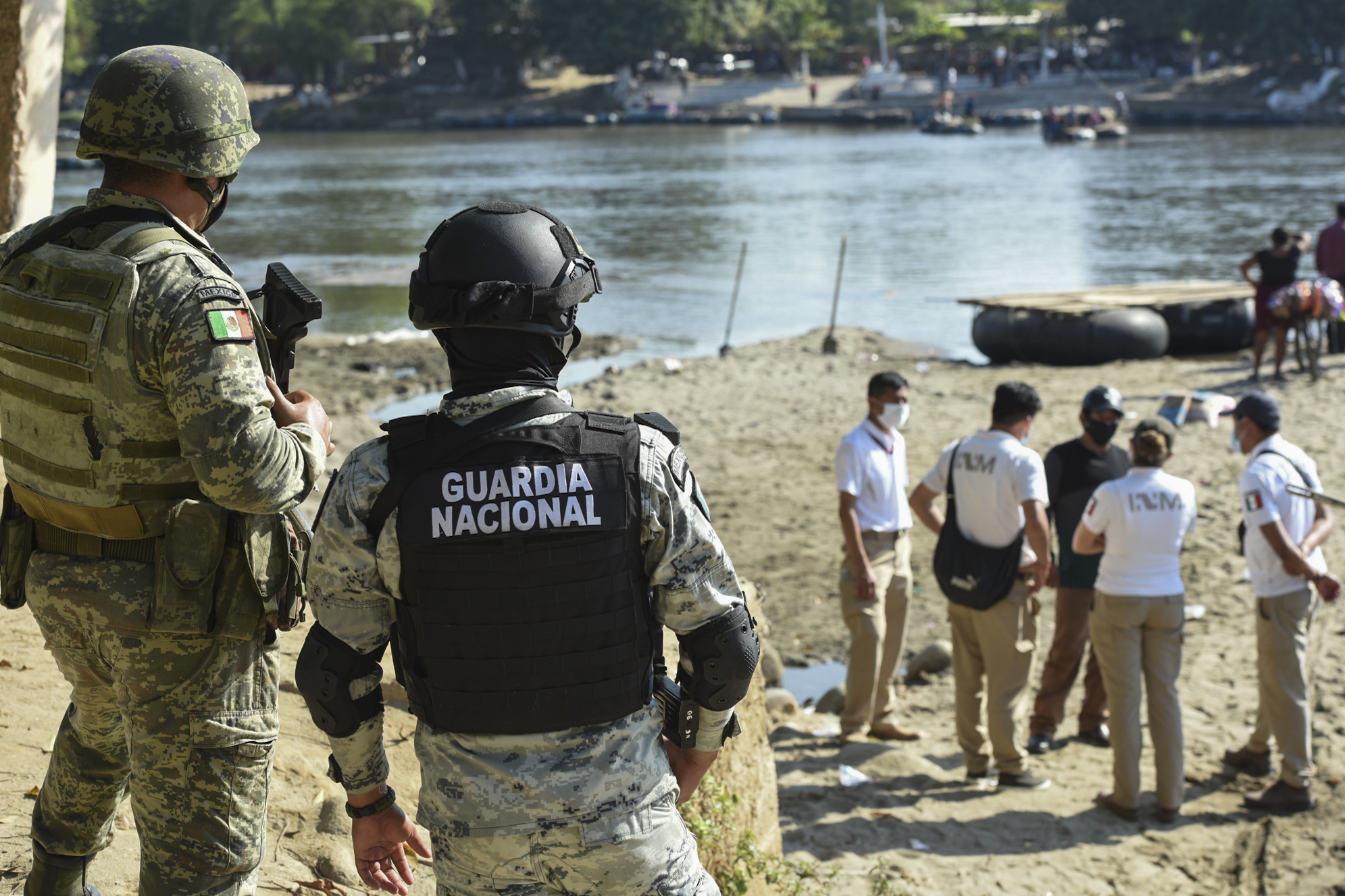 México militariza la frontera sur ante la llegada de una caravana de migrantes hondureños