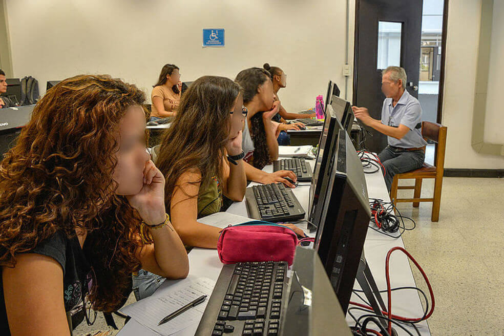 Lo que ellas quieren: las ex-combatientes exigen más y mejor educación