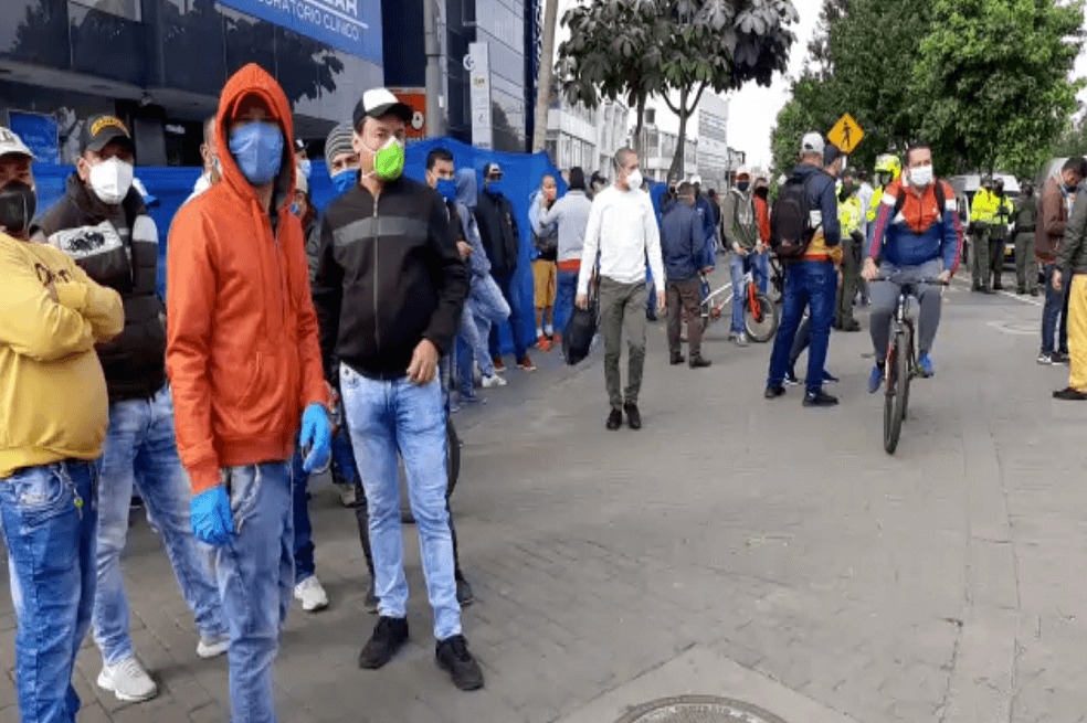 Protestas y bloqueos en calles de dos sectores de Bogotá