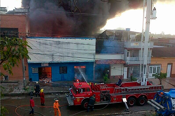 Emergencia en Ibagué por incendio en fábrica de velas