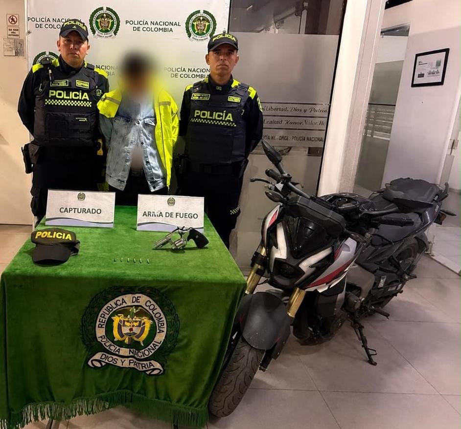 Se disfrazaron de agentes de la Sijin para robar en el Terminal: hubo persecución y balacera