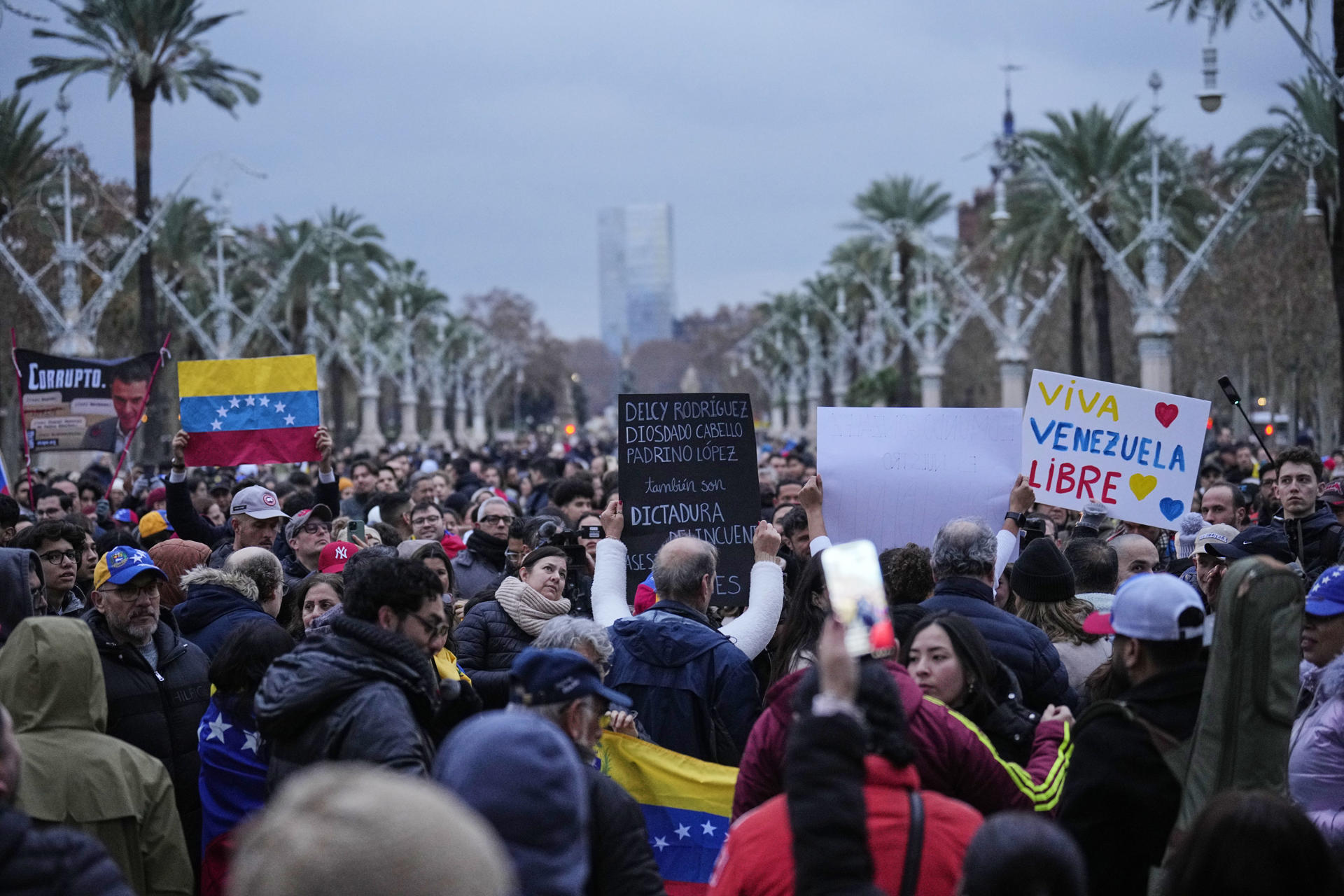 España no dará residencia a los venezolanos por razones humanitarias: esto es lo que viene