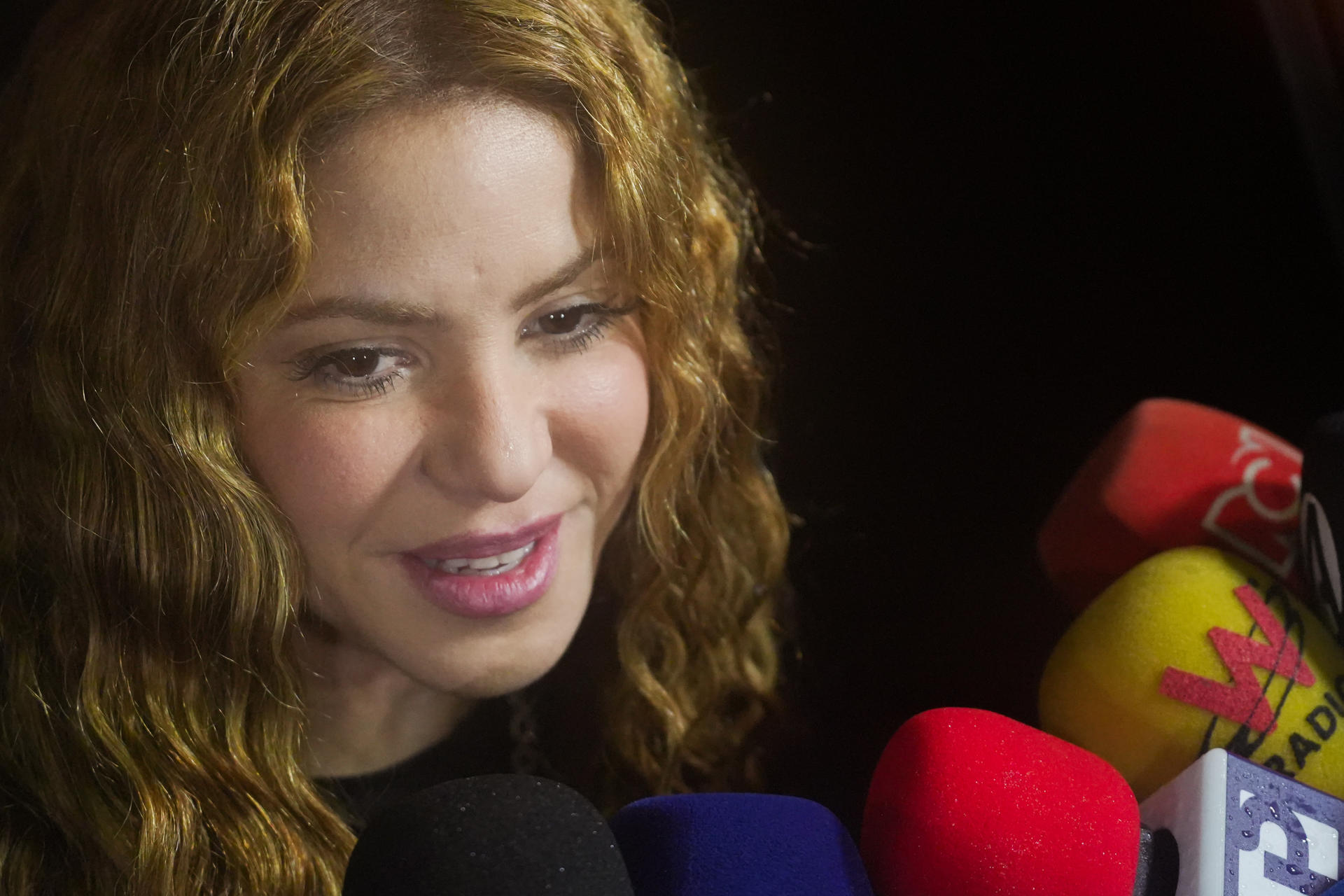 “Shakira, ¿Francia qué?” Los detalles del video, con acento costeño, que la invita a París