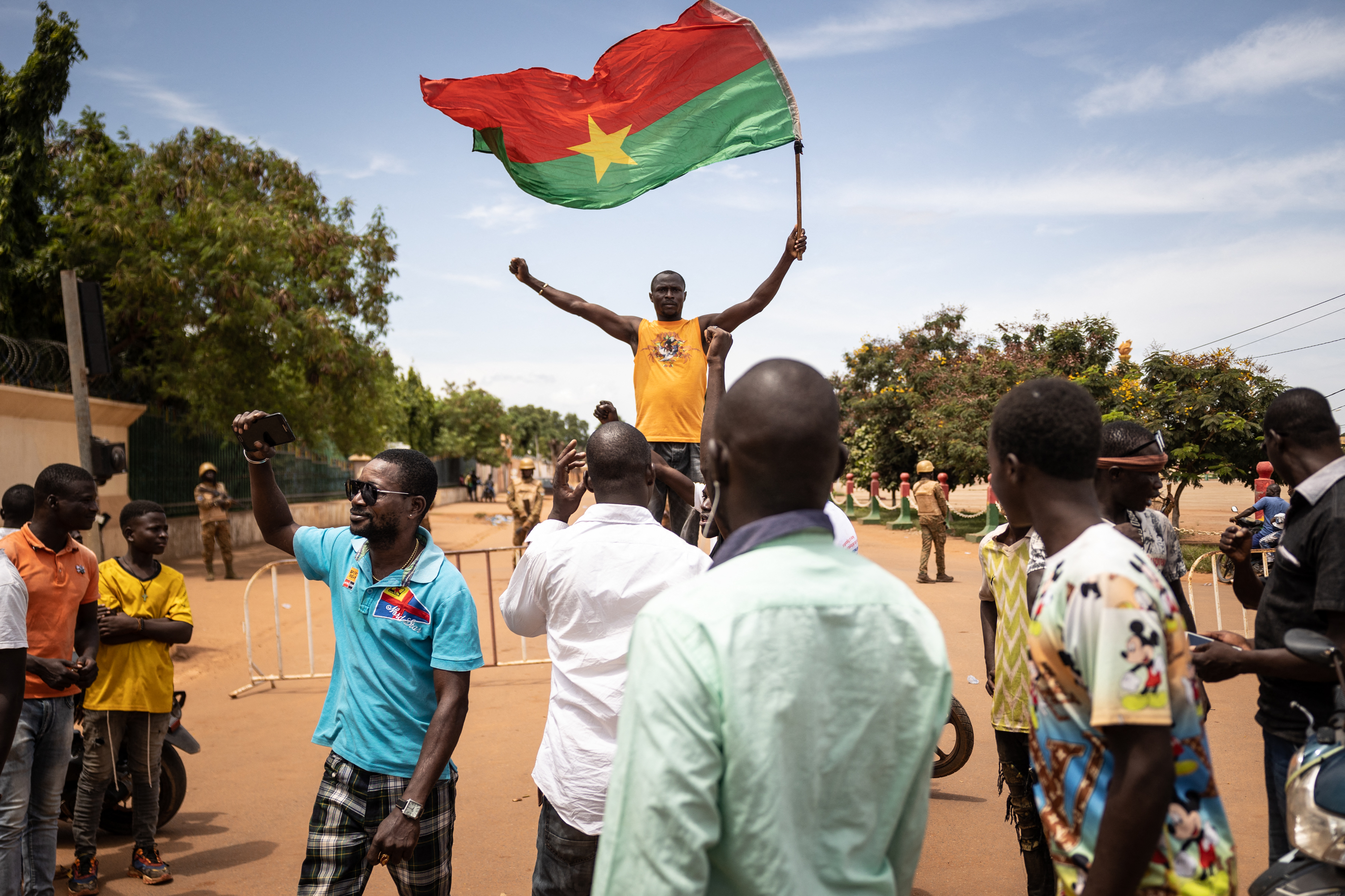 Habitantes de ciudades de Burkina Faso bloqueadas por yihadistas mueren de hambre