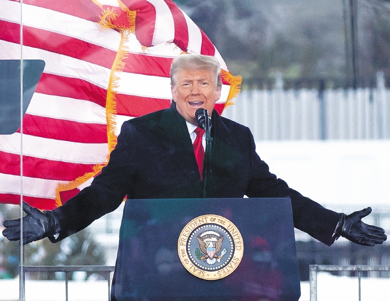 Facebook y Twitter ya no pueden contener a Trump