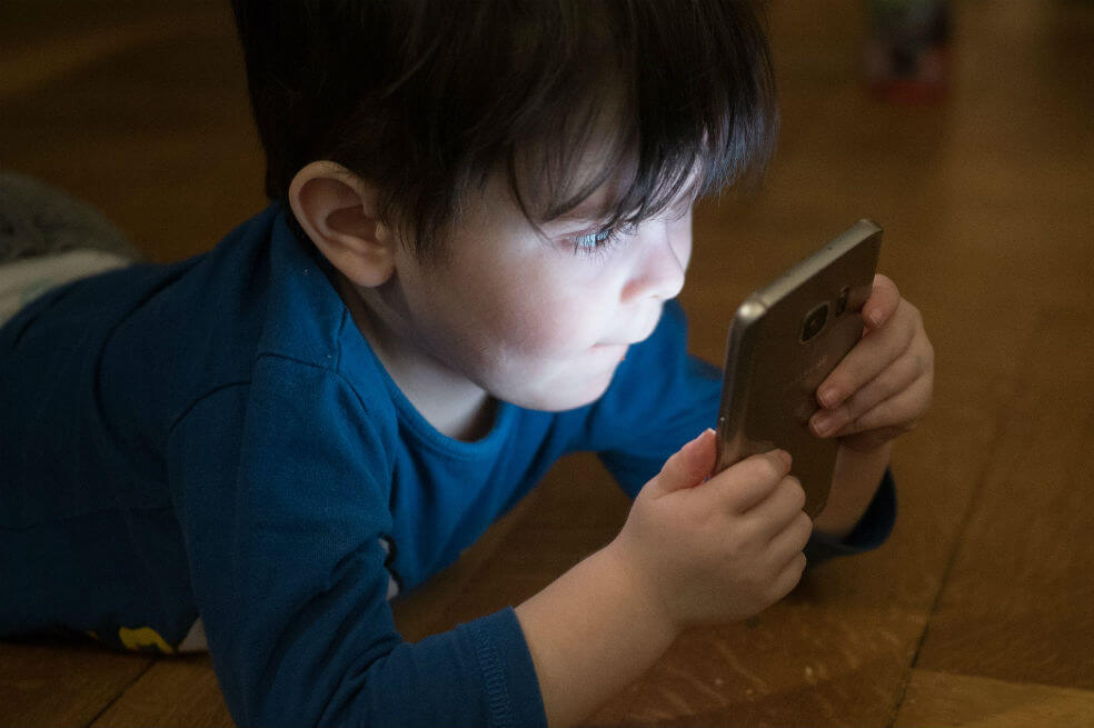 ¿Cuál es la mejor edad para darle a un niño un celular?