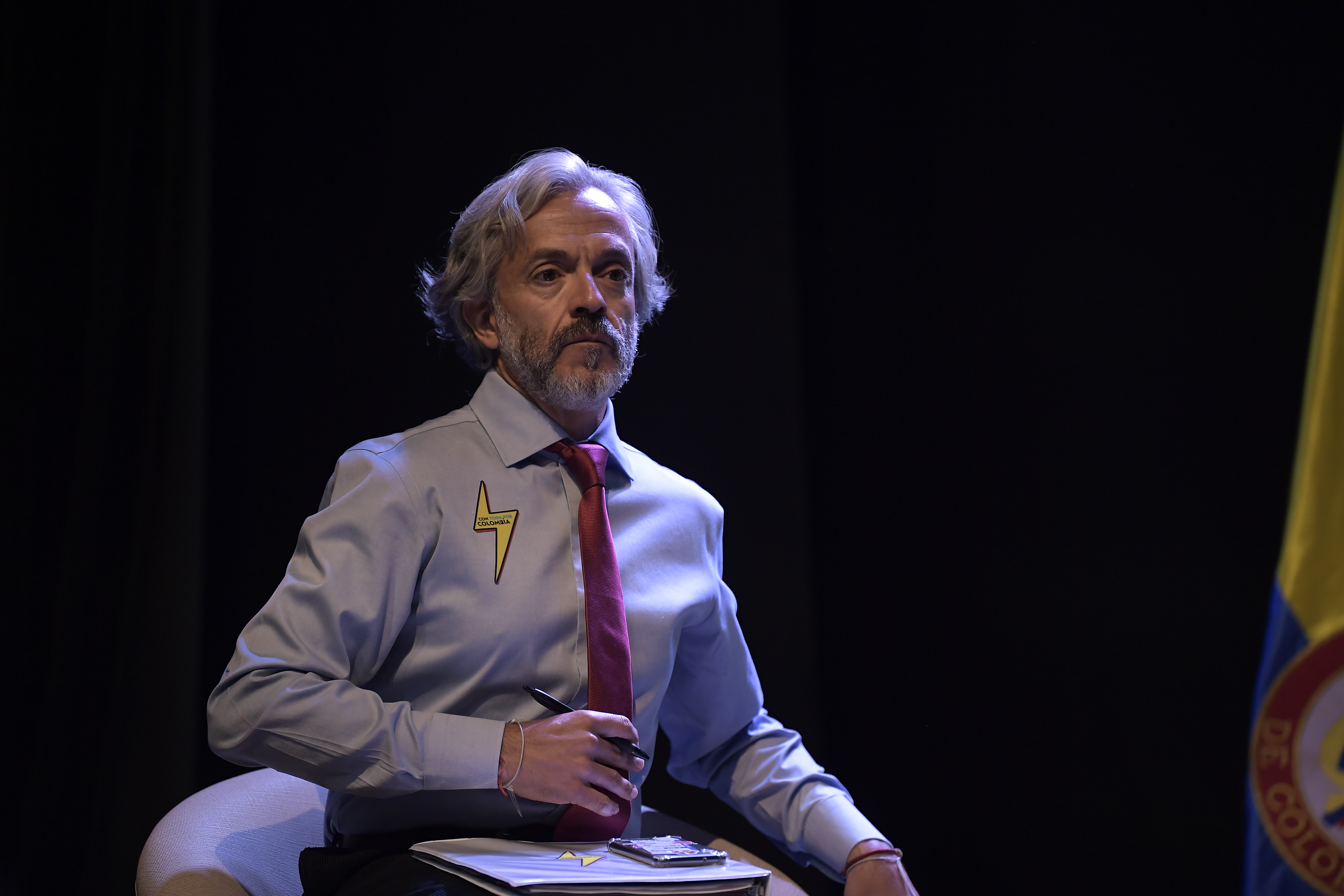 Precandidato presidencial durante el debate sobre educación y seguridad organizado por la Fundación Universitaria Los Libertadores, Foros El Espectador y Caracol Televisión realizado en el Gimnasio Moderno.