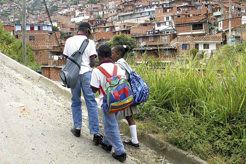 La escuela entre las balas