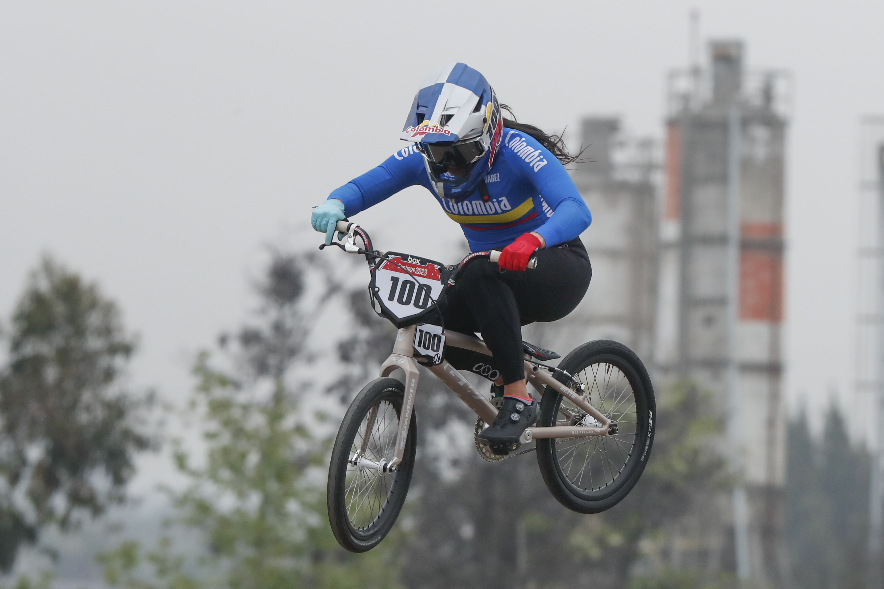 EVE2829. SANTIAGO (CHILE), 21/10/2023.- Mariana Pajón de Colombia compite BMX racing hoy, durante los Juegos Panamericanos 2023 en Santiago (Chile). EFE/ Ailen Díaz