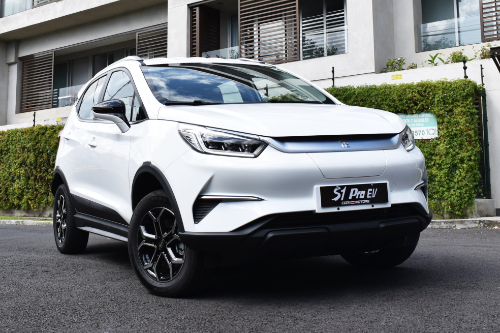 BYD venderá tres nuevos carros eléctricos en Colombia