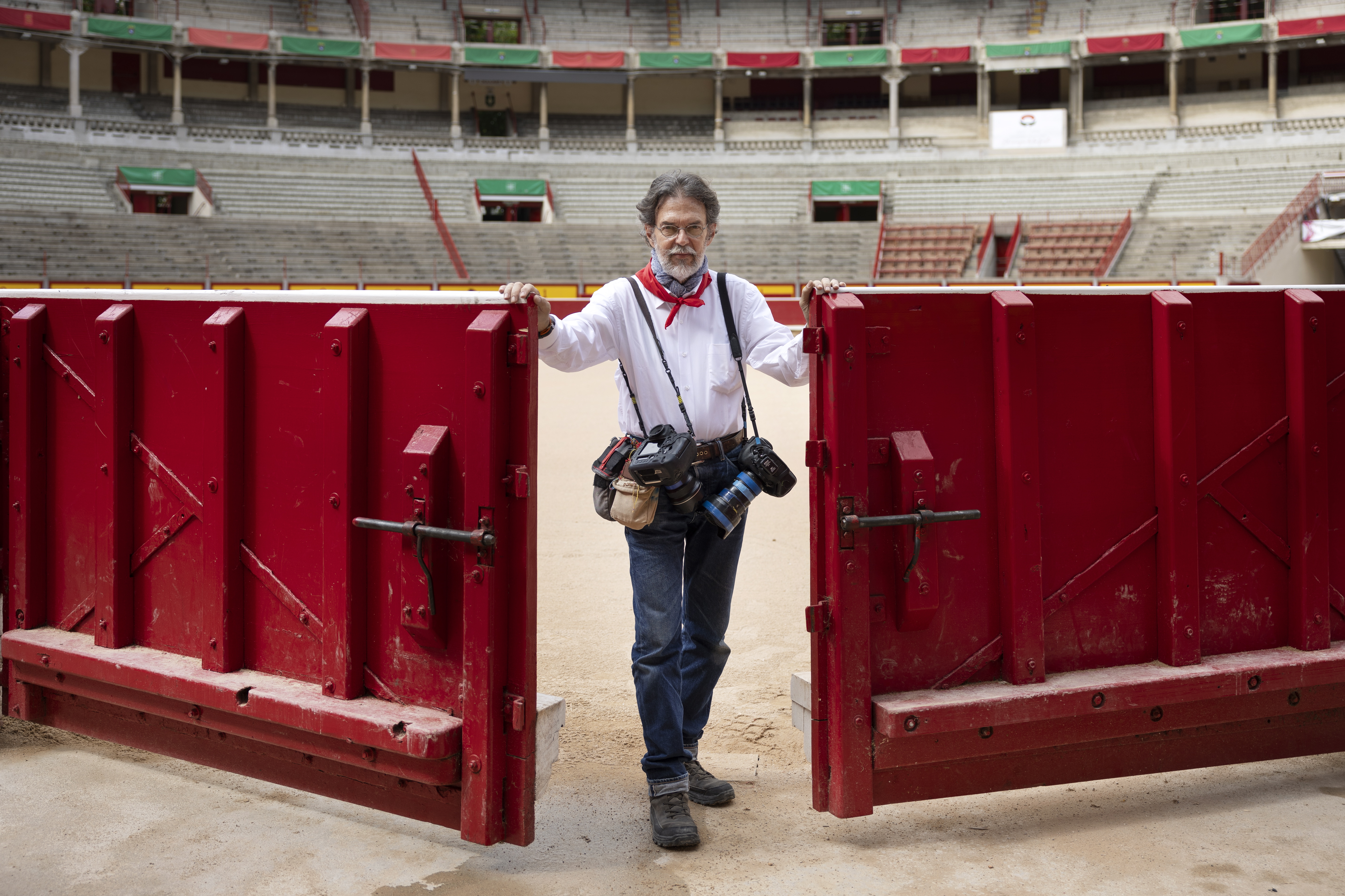 Álvaro Barrientos, el fotógrafo colombiano del sempiterno fular, se despide de San Fermín