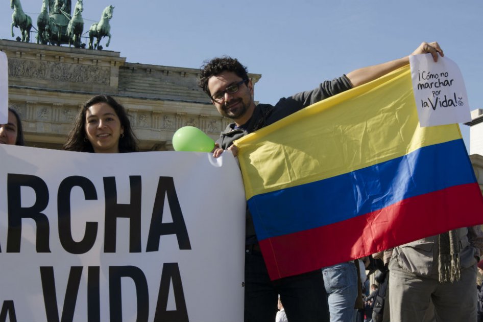 Colombianos marchan por la vida en las calles de Berlín