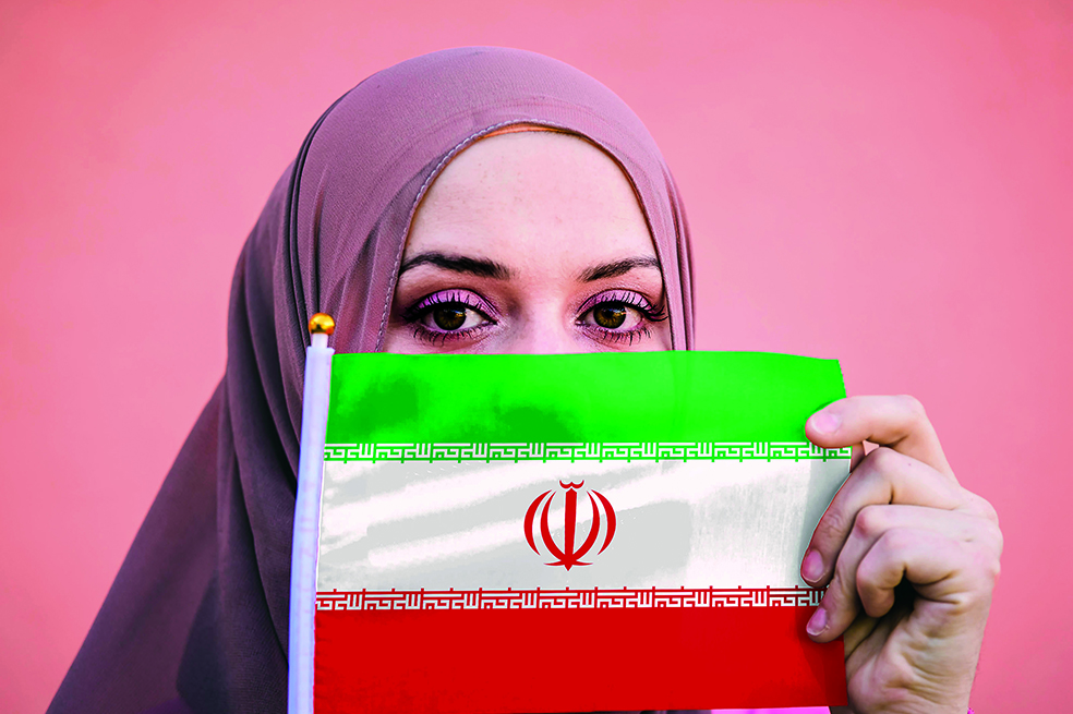Las restricciones no dejan de perseguir a las mujeres en Irán, vigiladas de cerca permanentemente por la Policía de la Moral iraní.
