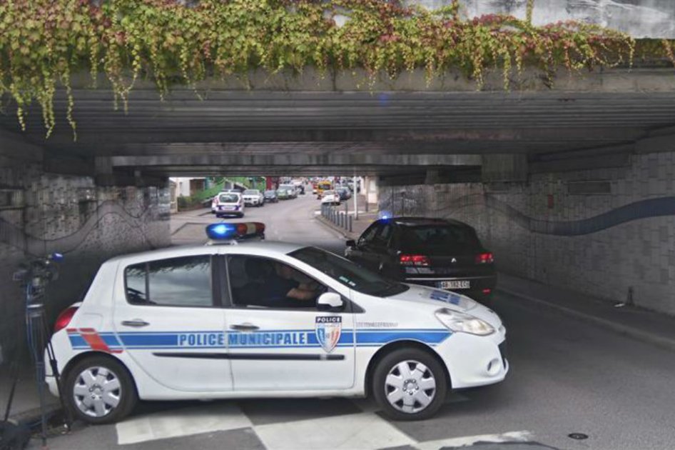 Papa horrorizado por brutal asesinato de un sacerdote tras toma de una iglesia en Francia