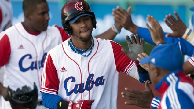 Beisbolistas cubanos autorizados para contratos en las Grandes Ligas