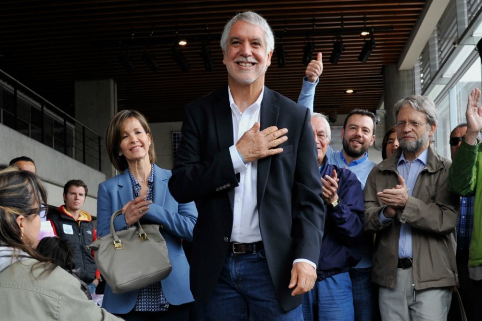 Promueven encuentro de La U con Enrique Peñalosa
