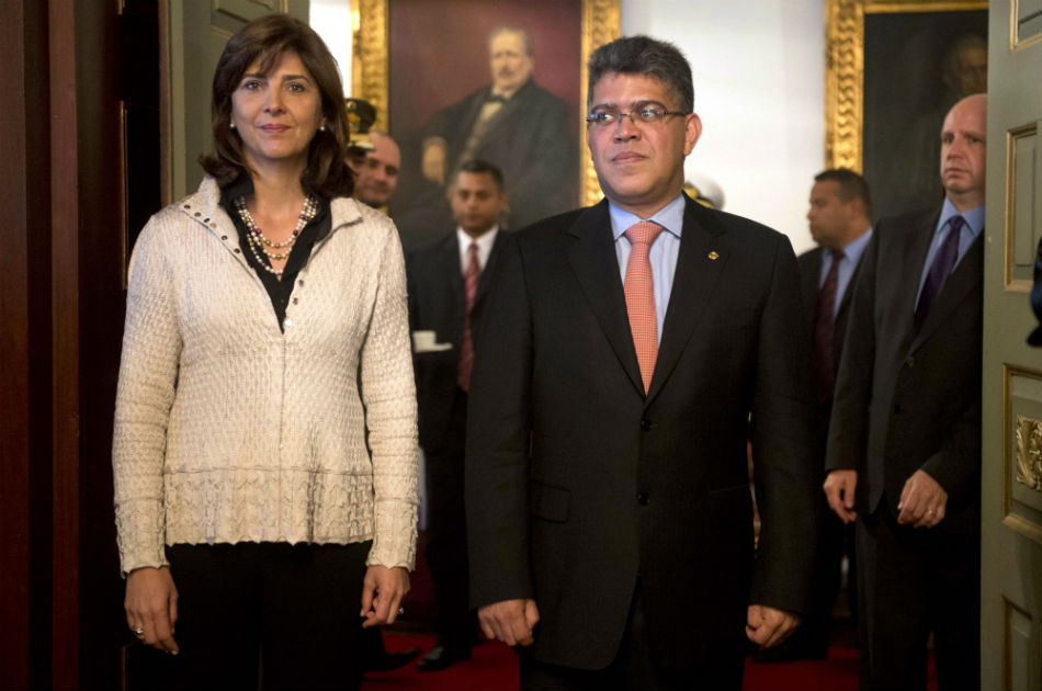 María Ángela Holguín y Elías Jaua en Bogotá