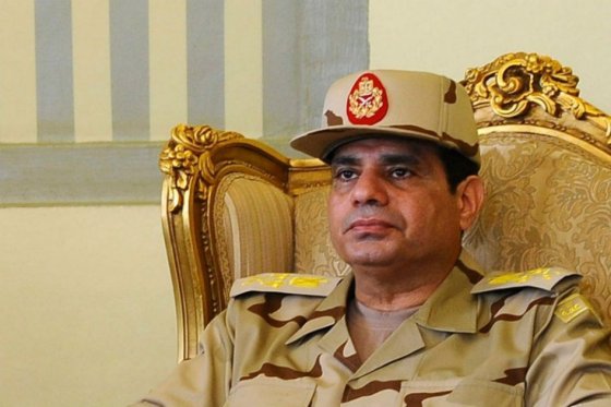 Egipto sube impuestos del tabaco y el alcohol para reducir su déficit