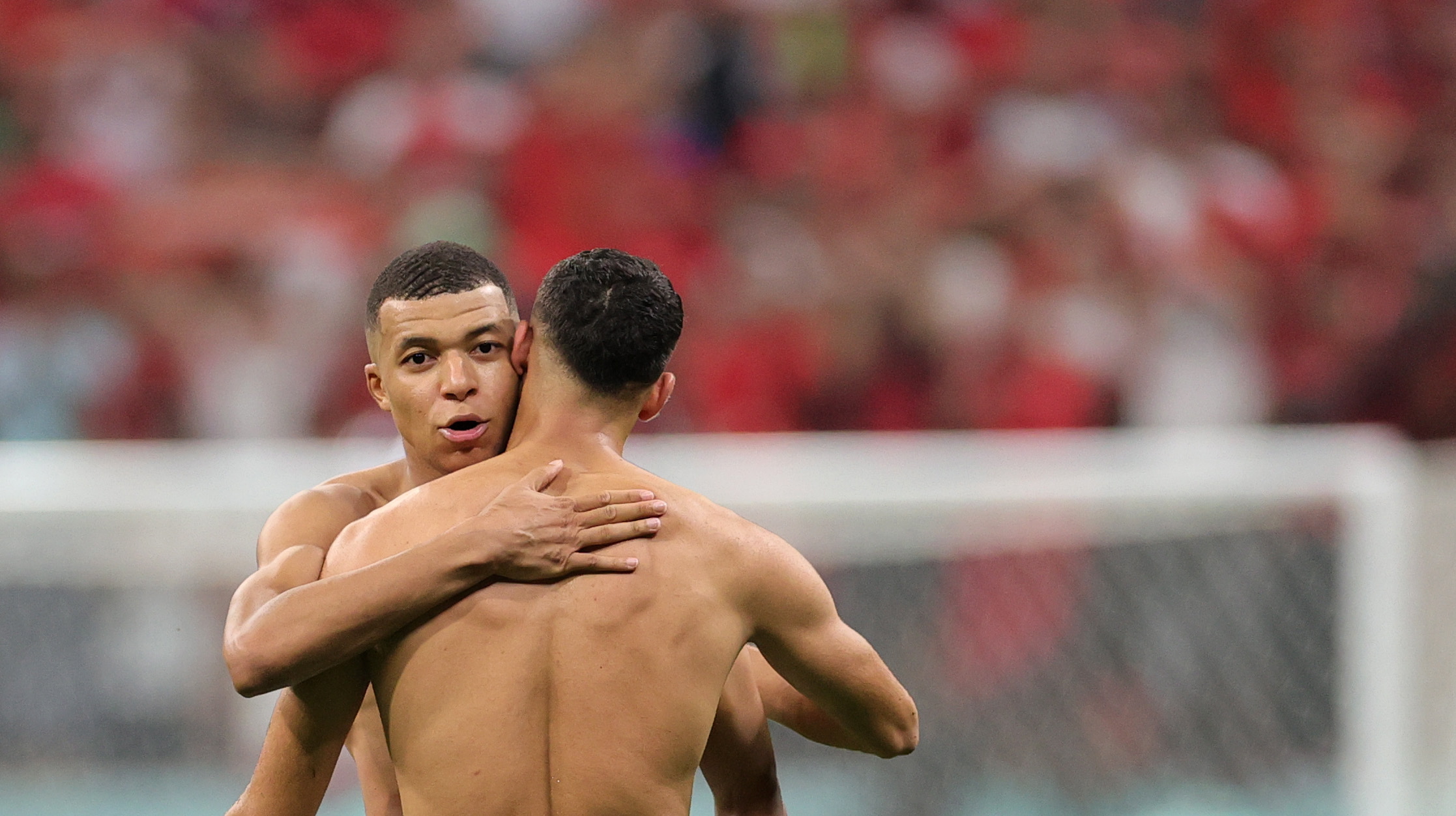 Al Khor (Qatar), 14/12/2022.- Kylian Mbappe (L) of France and Achraf Hakimi of Morocco react after the final whistle of the FIFA World Cup 2022 semi final between France and Morocco at Al Bayt Stadium in Al Khor, Qatar, 14 December 2022. (Mundial de Fútbol, Francia, Marruecos, Catar) EFE/EPA/Friedemann Vogel