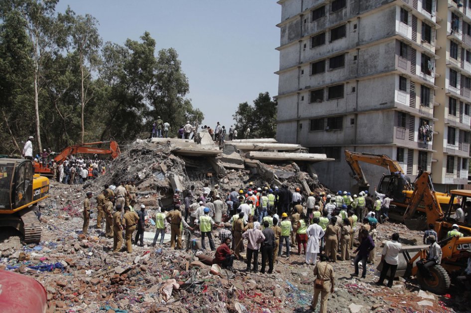 Al menos 39 muertos dejó derrumbe de construcción en India