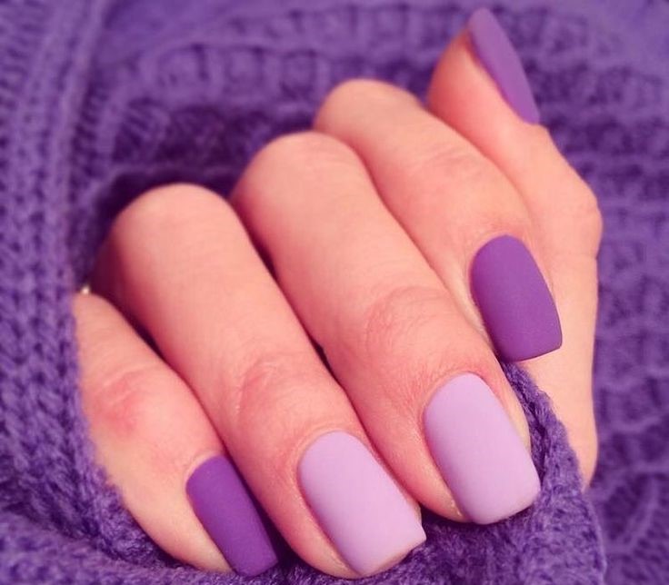 Las uñas mate son una opción popular para las personas que prefieren un look más sutil.