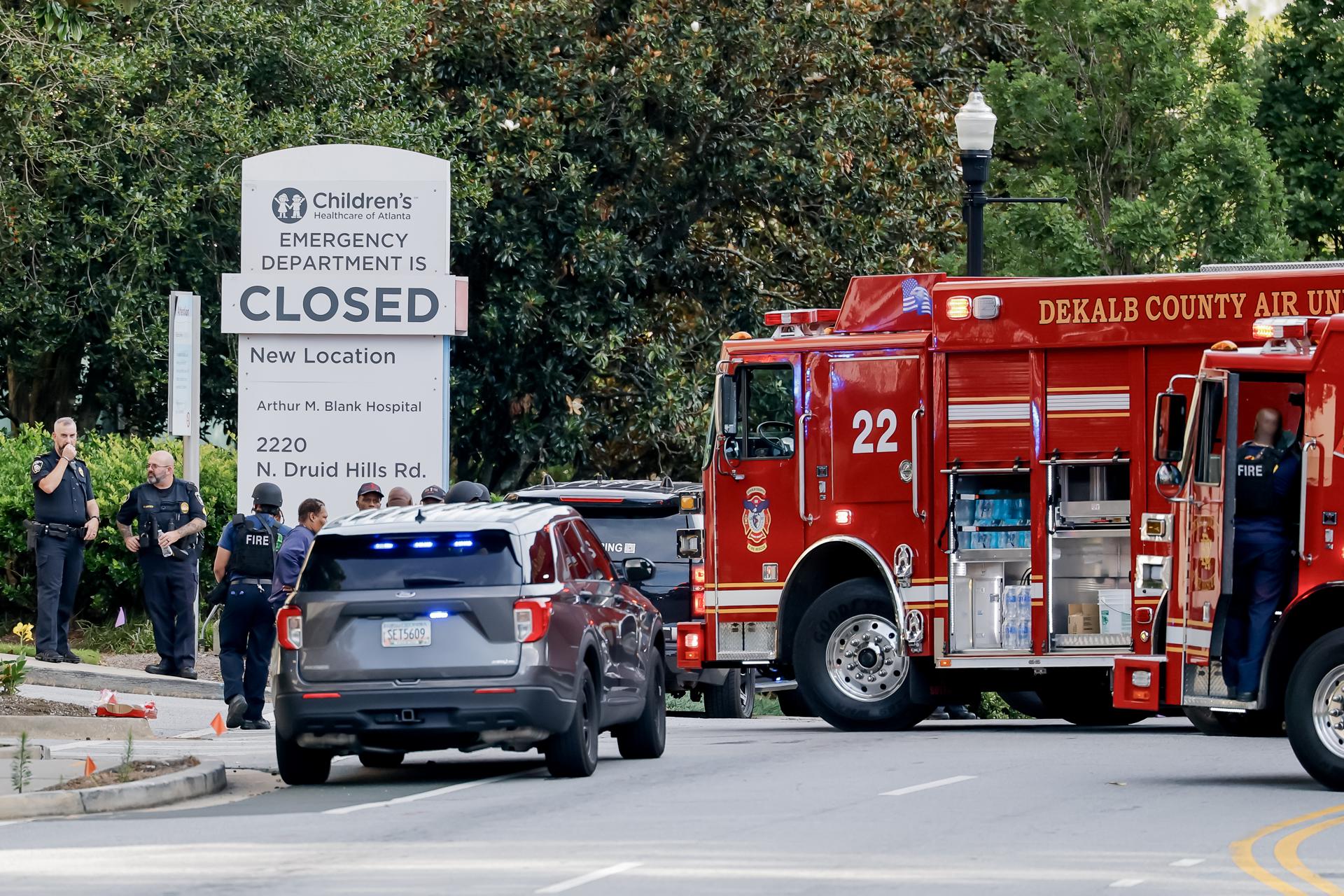 Tiroteo cerca de universidad en EE.UU. deja muerto a policía y sospechoso