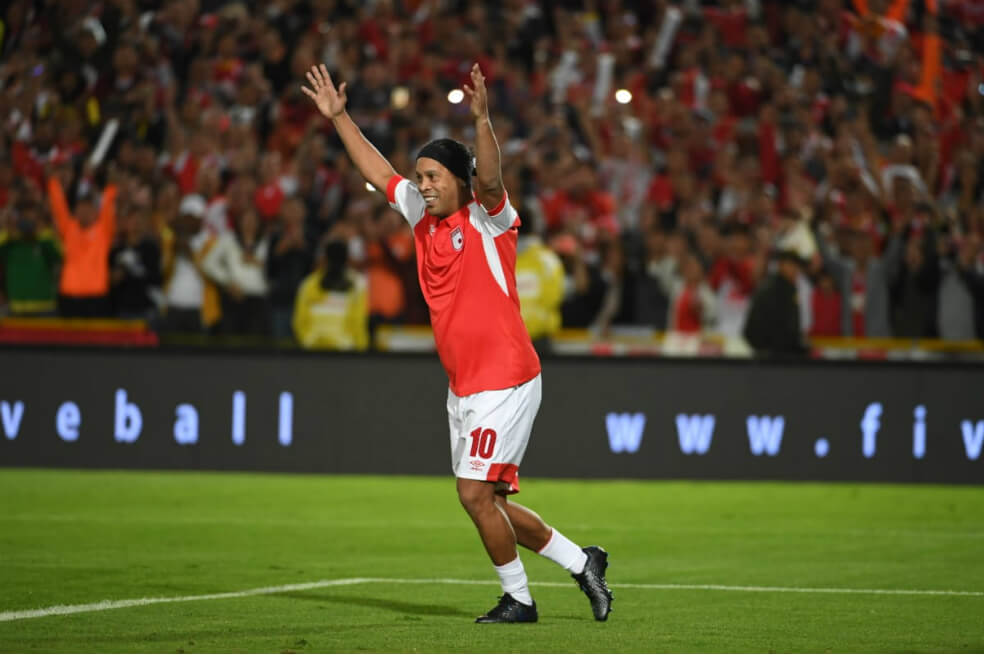 La fiesta de Ronaldinho en El Campín