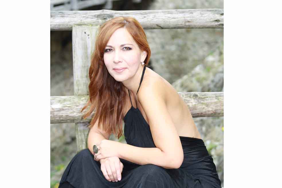 Saavedra, «soy la típica cantautora»