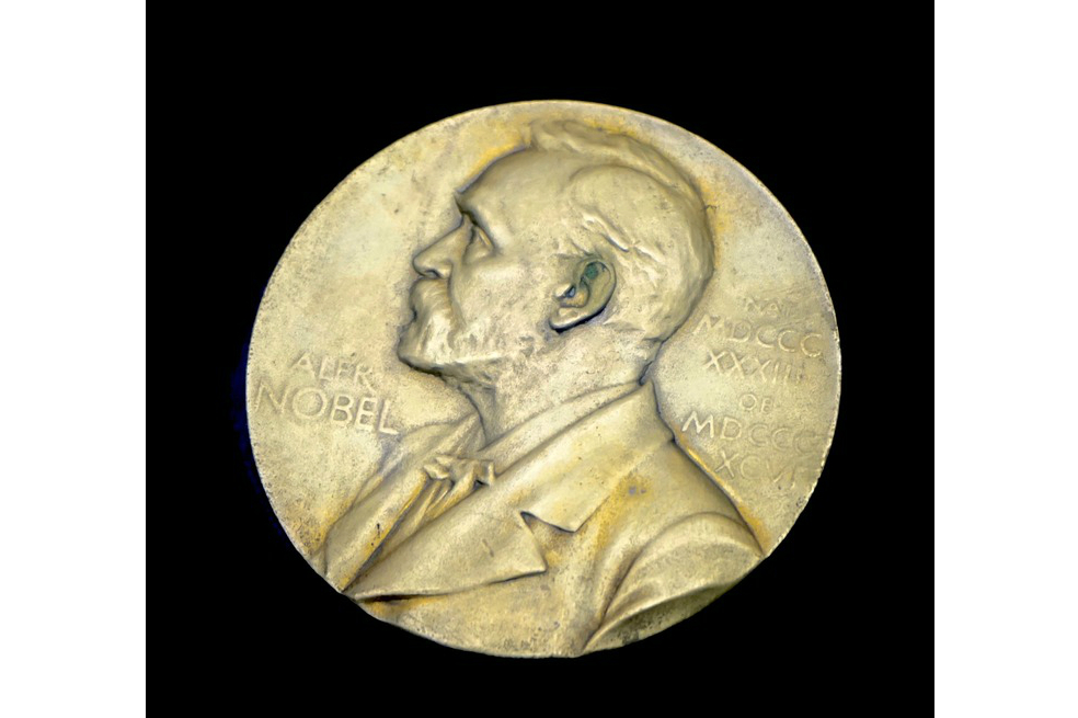 Curiosas maneras de perder la medalla del Premio Nobel