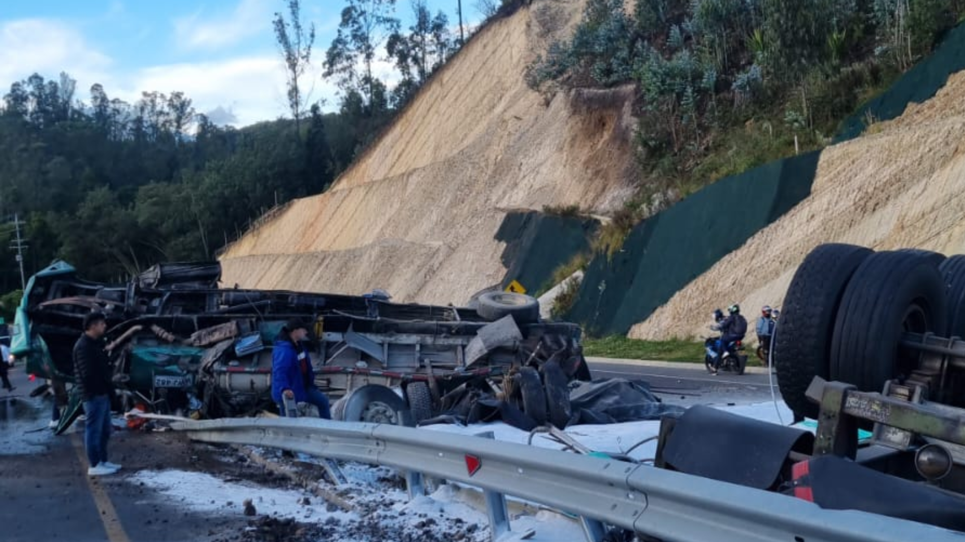 Un conductor falleció en trágico accidente sobre la vía Girardot-Bogotá